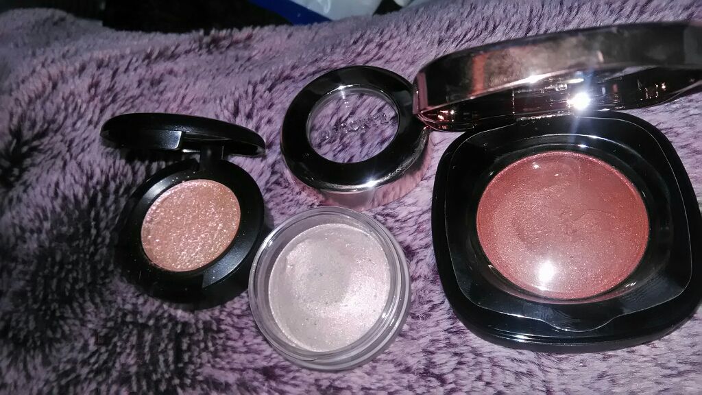 ダズルシャドウ/M・A・C/単色アイシャドウを使ったクチコミ（1枚目）