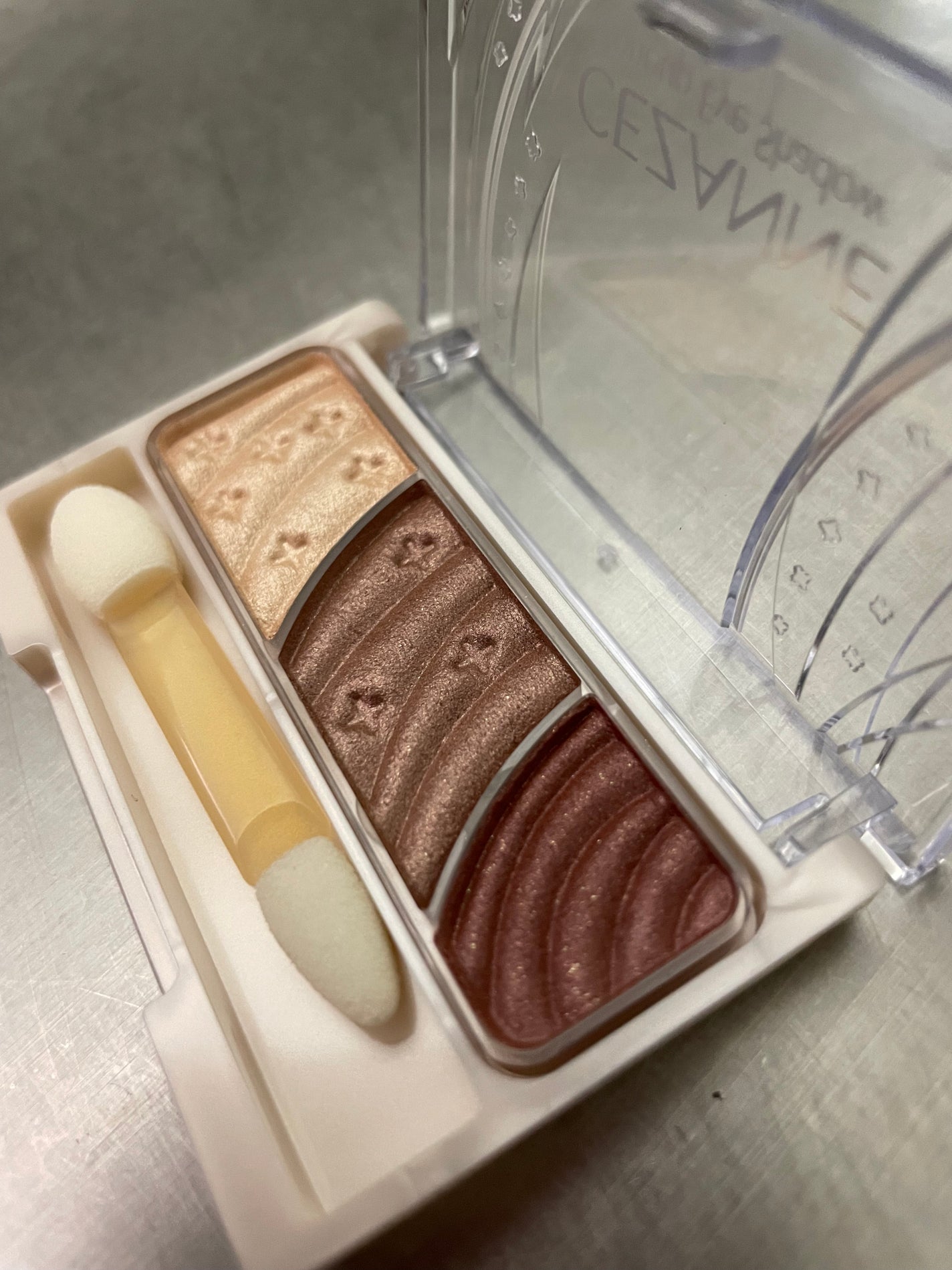 トーンアップアイシャドウ/CEZANNE/アイシャドウパレットを使ったクチコミ(1枚目)