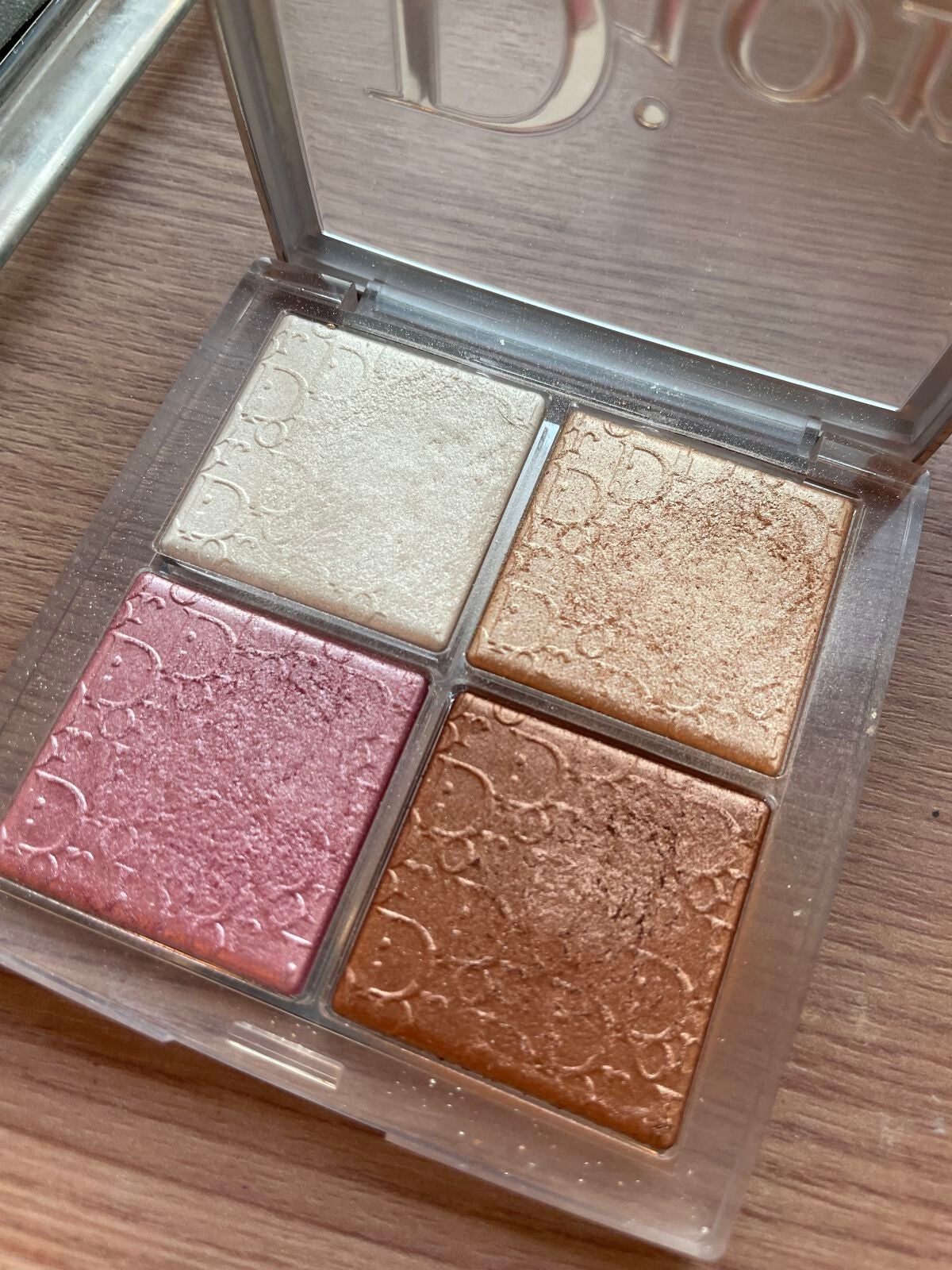 ディオール バックステージ フェイス グロウ パレット/Dior/ハイライトを使ったクチコミ(2枚目)