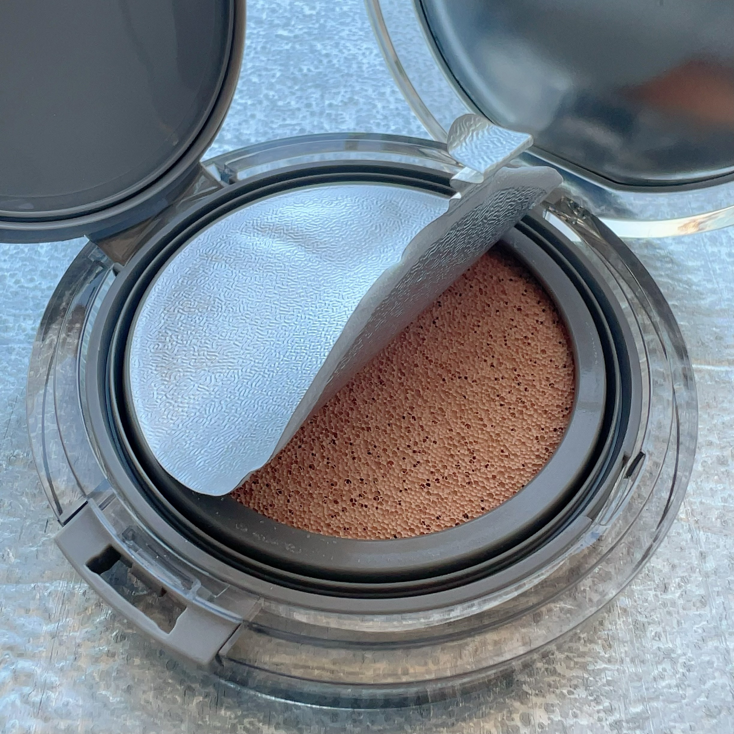 ブラーカバークッション/LUNA/クッションファンデーションを使ったクチコミ（3枚目）