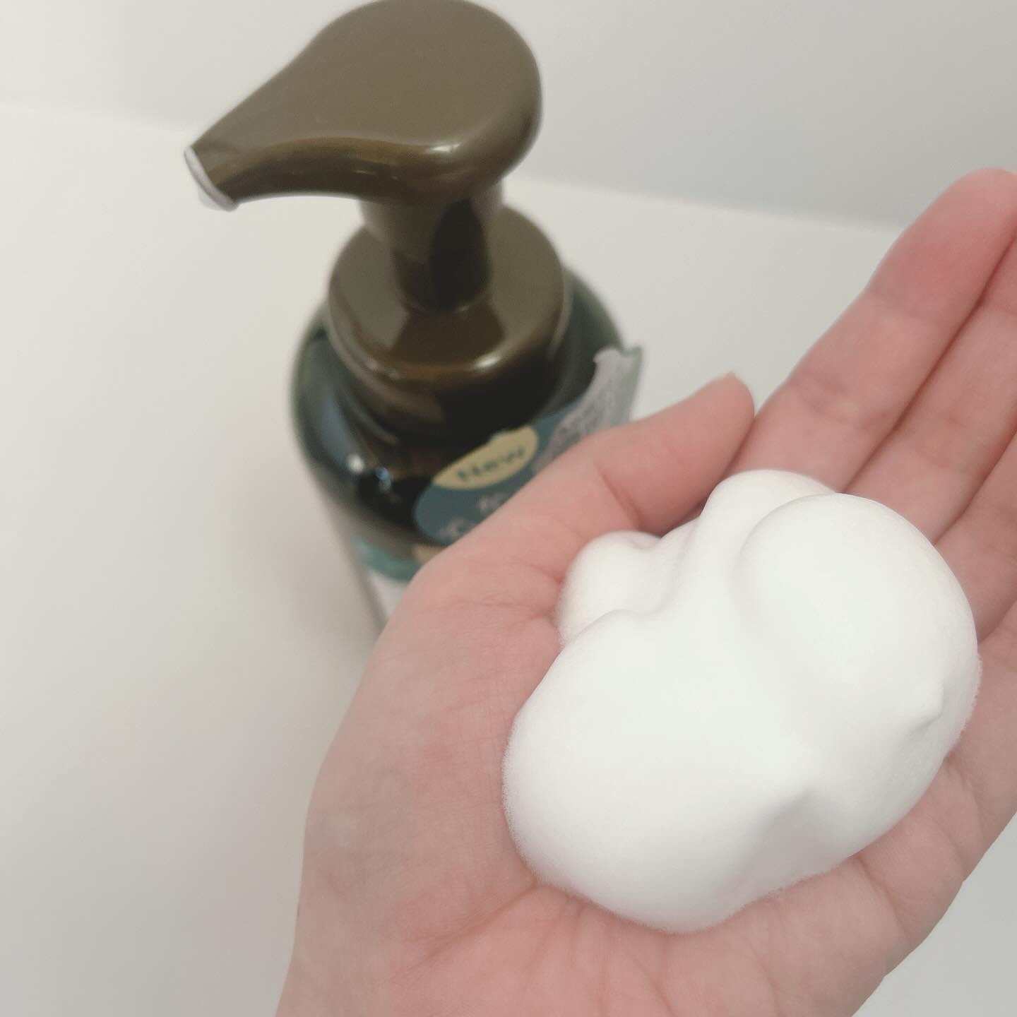 クナイプ 泡ボディウォッシュ ピースフルモーメント アクアハーバルの香り ボトル 450g/クナイプ/ボディソープを使ったクチコミ（2枚目）