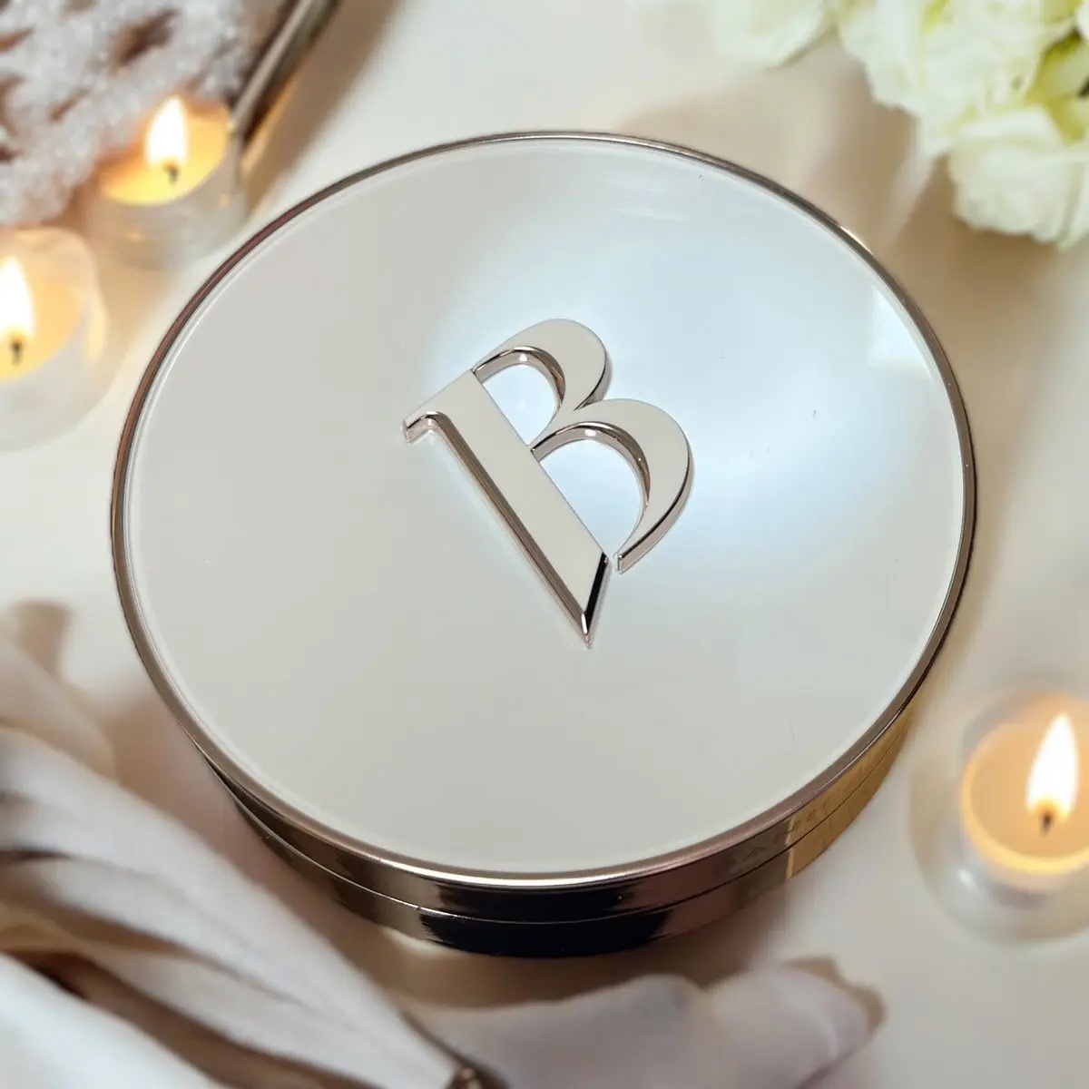 バニラコ🤍🩷 (@Banilaco_Japan )
日本でも大人気のバニラコのホワイトクッションファンデから、高保湿タイプが新登場🫶8月下旬～順次ロフト・プラザ・アットコスメにて先行販売開始！是非チェックしてみてね☺️

#PR #ホ