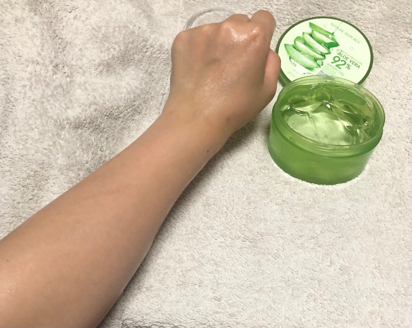 マイルド&モイスチャーアロエジェル/ネイチャーリパブリック/ボディローションを使ったクチコミ(10枚目)