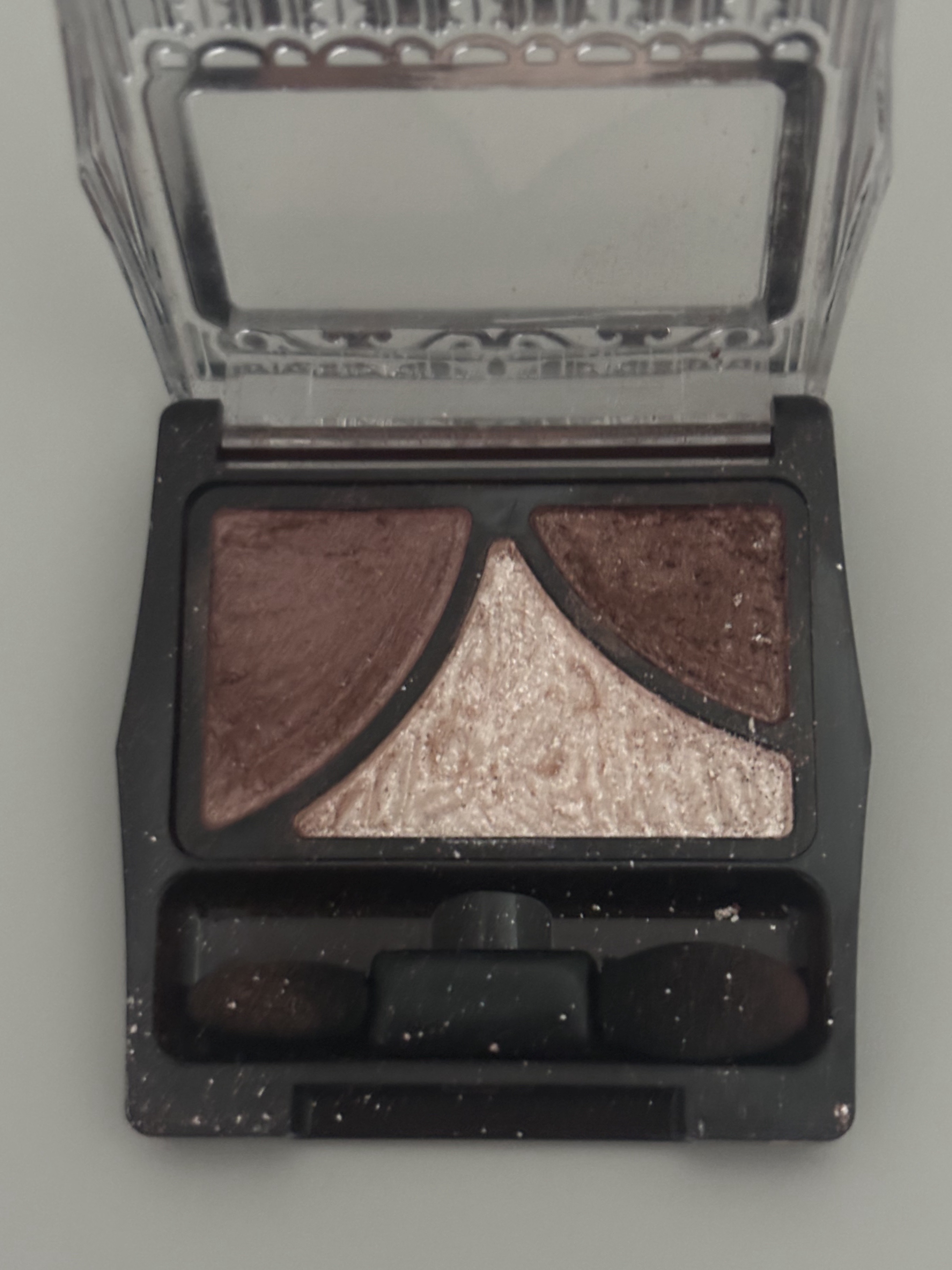 ジューシーピュアアイズ 13 シャンパンベージュ/キャンメイク/アイシャドウパレットを使ったクチコミ（1枚目）