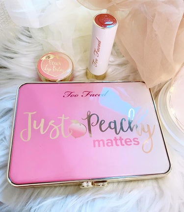 ジャスト ピーチィ ベルベット マット アイシャドウ パレット/Too Faced/アイシャドウパレットを使ったクチコミ（1枚目）