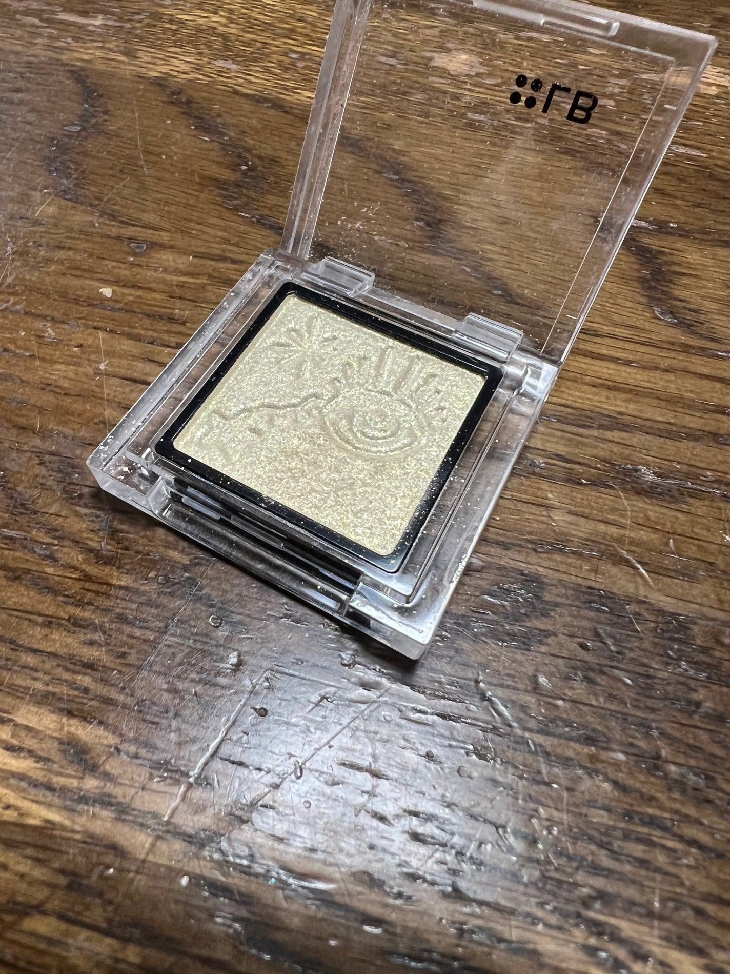 Galaxy Shadow(ギャラクシーシャドウ)/LB/単色アイシャドウを使ったクチコミ(2枚目)