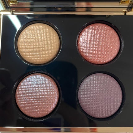 リュクス アイシャドウ クォード グロウ ウィズ ラブ コレクション/BOBBI BROWN/アイシャドウパレットを使ったクチコミ(3枚目)