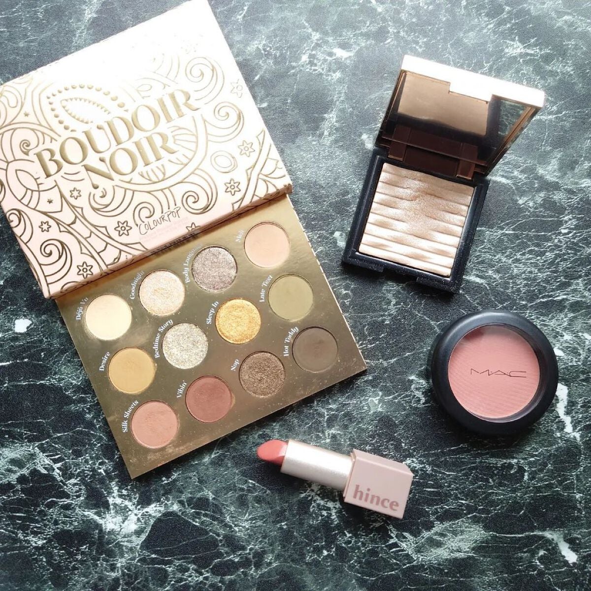 BOUDOIR NOIR/ColourPop/アイシャドウパレットを使ったクチコミ(3枚目)