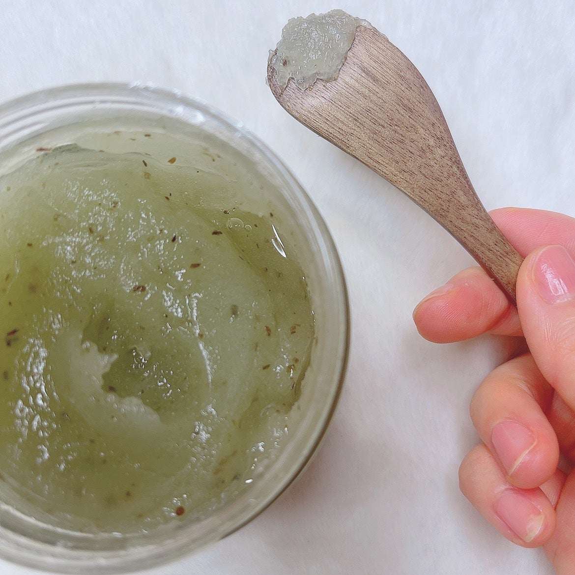 シュガーボディスクラブバジル&ベルガモット/AROMATICA/ボディスクラブを使ったクチコミ(3枚目)