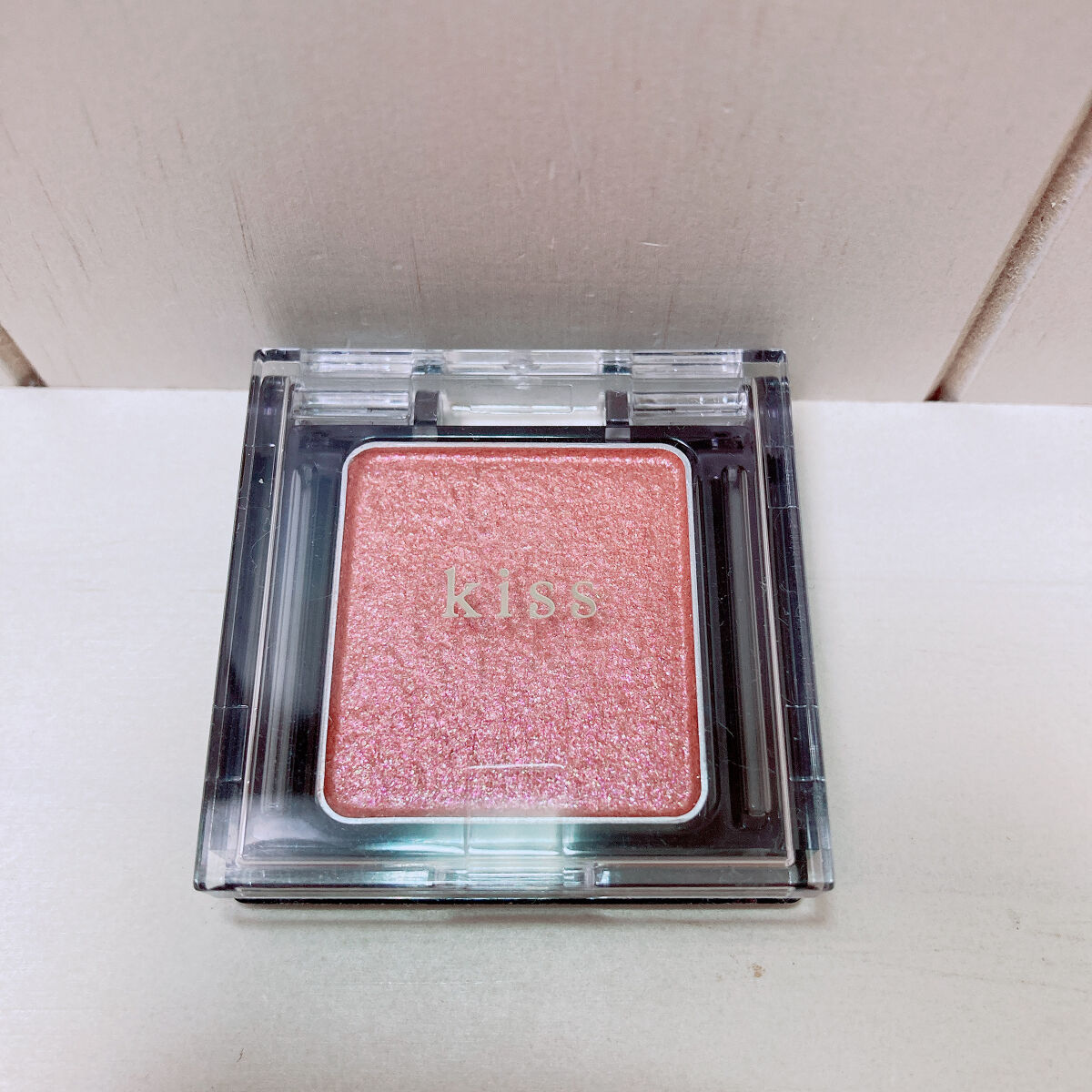  シアー グリッターアイズ 03 ダズリングガール(DAZZLING GIRL)/KiSS/単色アイシャドウを使ったクチコミ（1枚目）