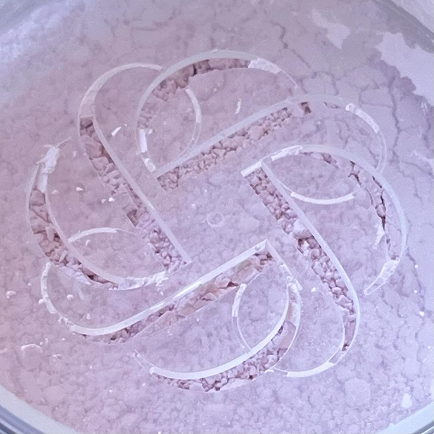 ルース パウダー 02 lucent lilac/DECORTÉ/ルースパウダーを使ったクチコミ（3枚目）