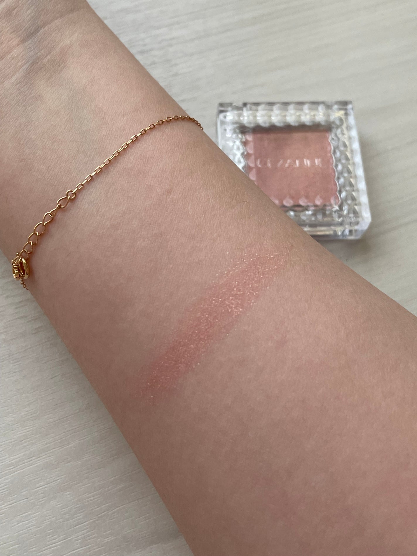 シングルカラーアイシャドウ/CEZANNE/単色アイシャドウを使ったクチコミ(2枚目)