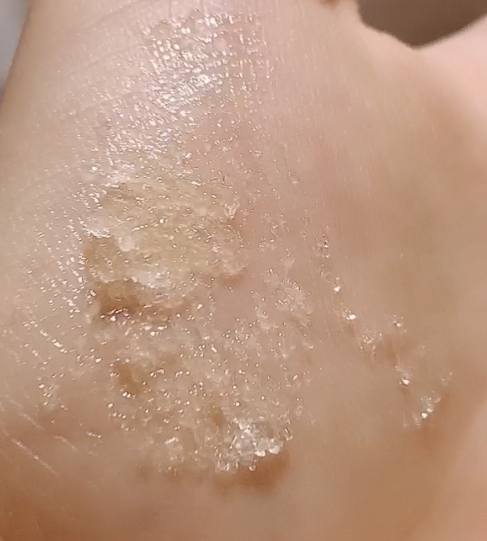 ジョバンニ シュガー ボディスクラブ ゴールデンハニー/giovanni/ボディスクラブを使ったクチコミ（3枚目）