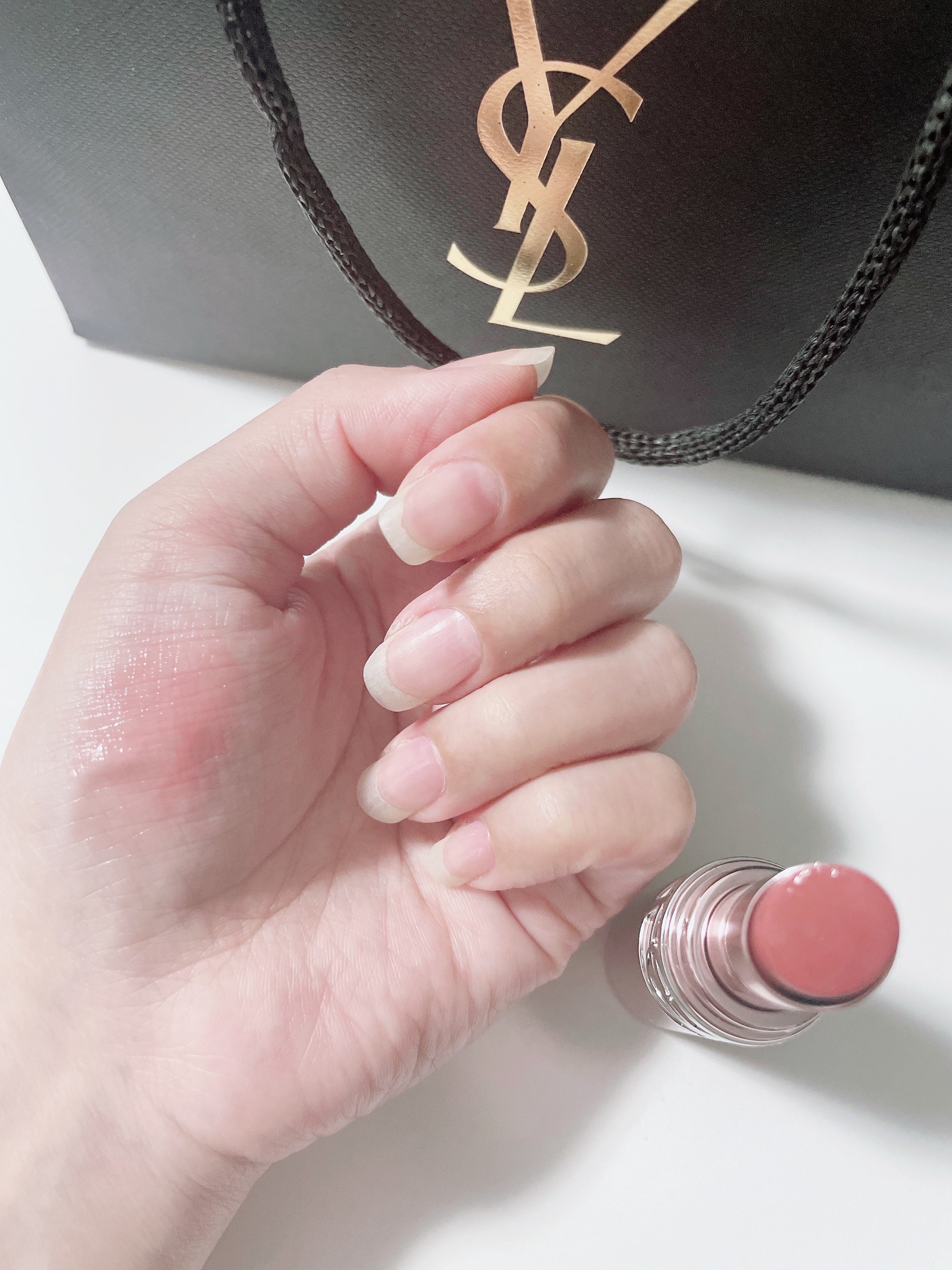 YSLラブシャイン キャンディ グロウ バーム/YVES SAINT LAURENT BEAUTE/口紅を使ったクチコミ（2枚目）