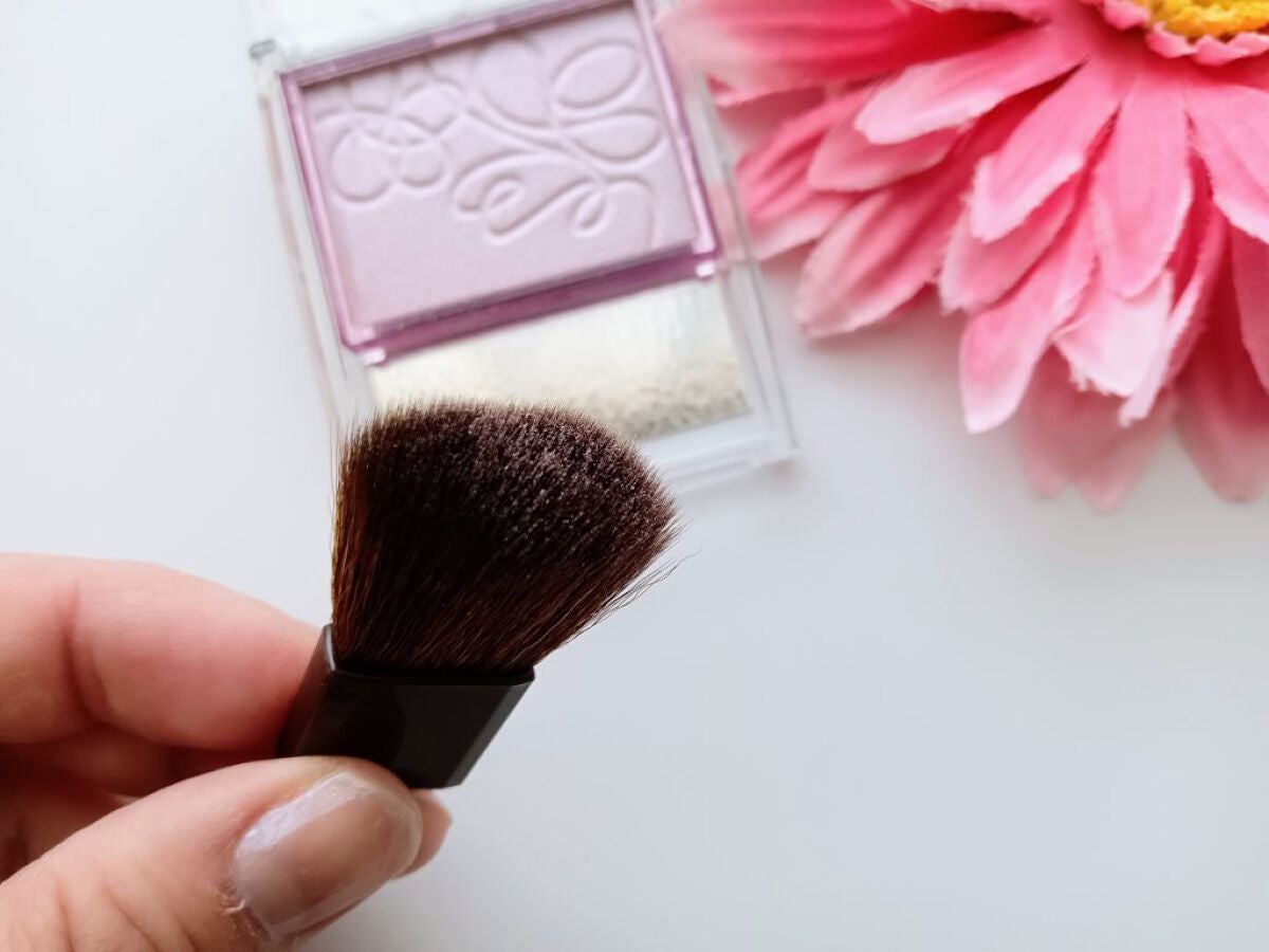 パールグロウニュアンサー/CEZANNE/パウダーハイライトを使ったクチコミ(3枚目)