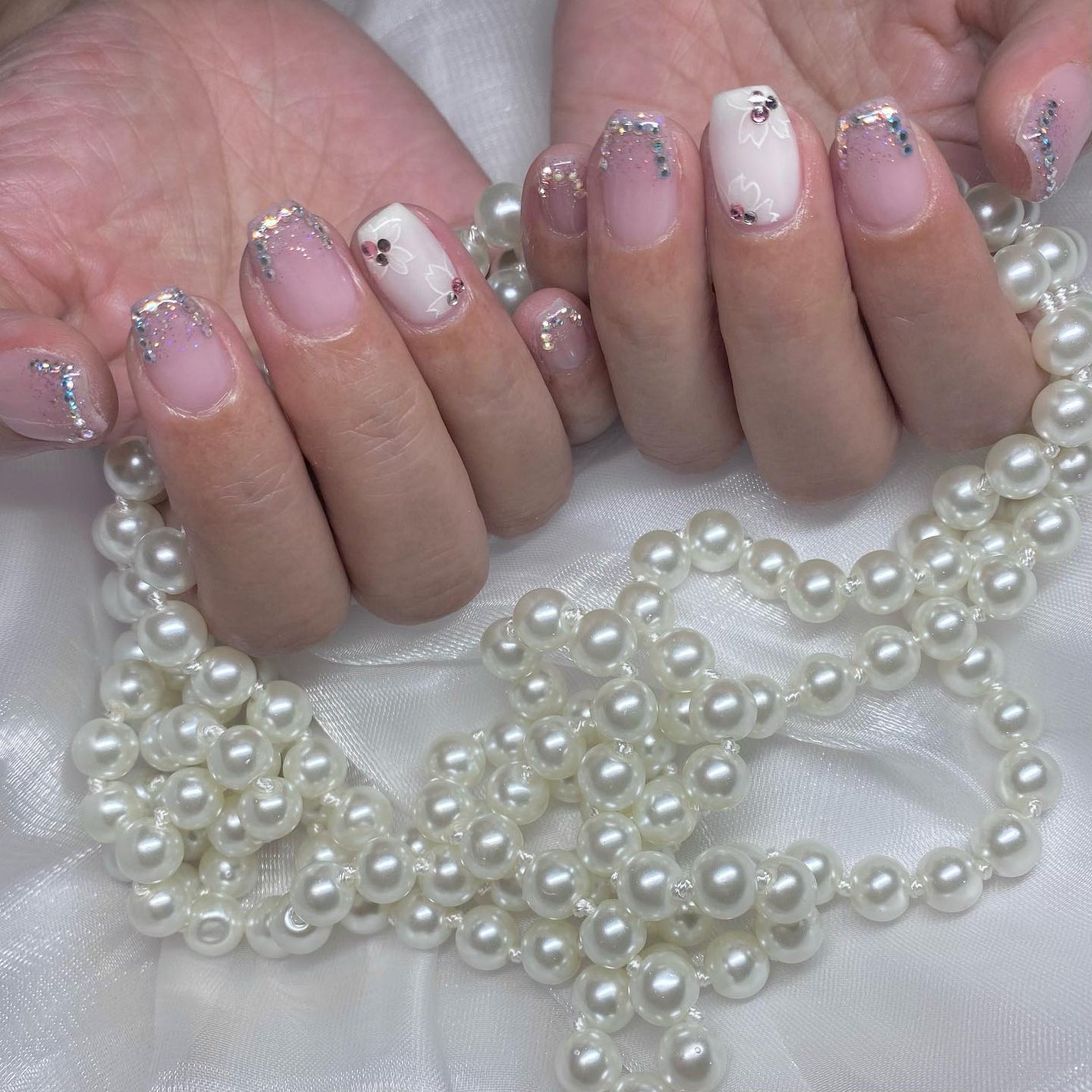 kanna on LIPS 「・・・𝒞𝒽𝑒𝓇𝓇𝓎𝒷𝓁𝑜𝓈𝓈𝑜𝓂𝓈×𝒫𝒾𝓃𝓀🌸💕マイネイルのお..」(1枚目)