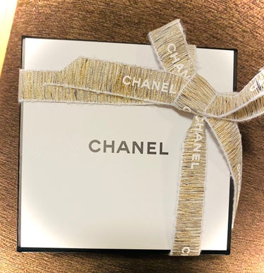 CHANEL ラ クレーム マン リッシュのクチコミ「誕生日プレゼントでいただきました。

憧れのCHANEL、しかもハンドクリームということで、テ.....」（2枚目）