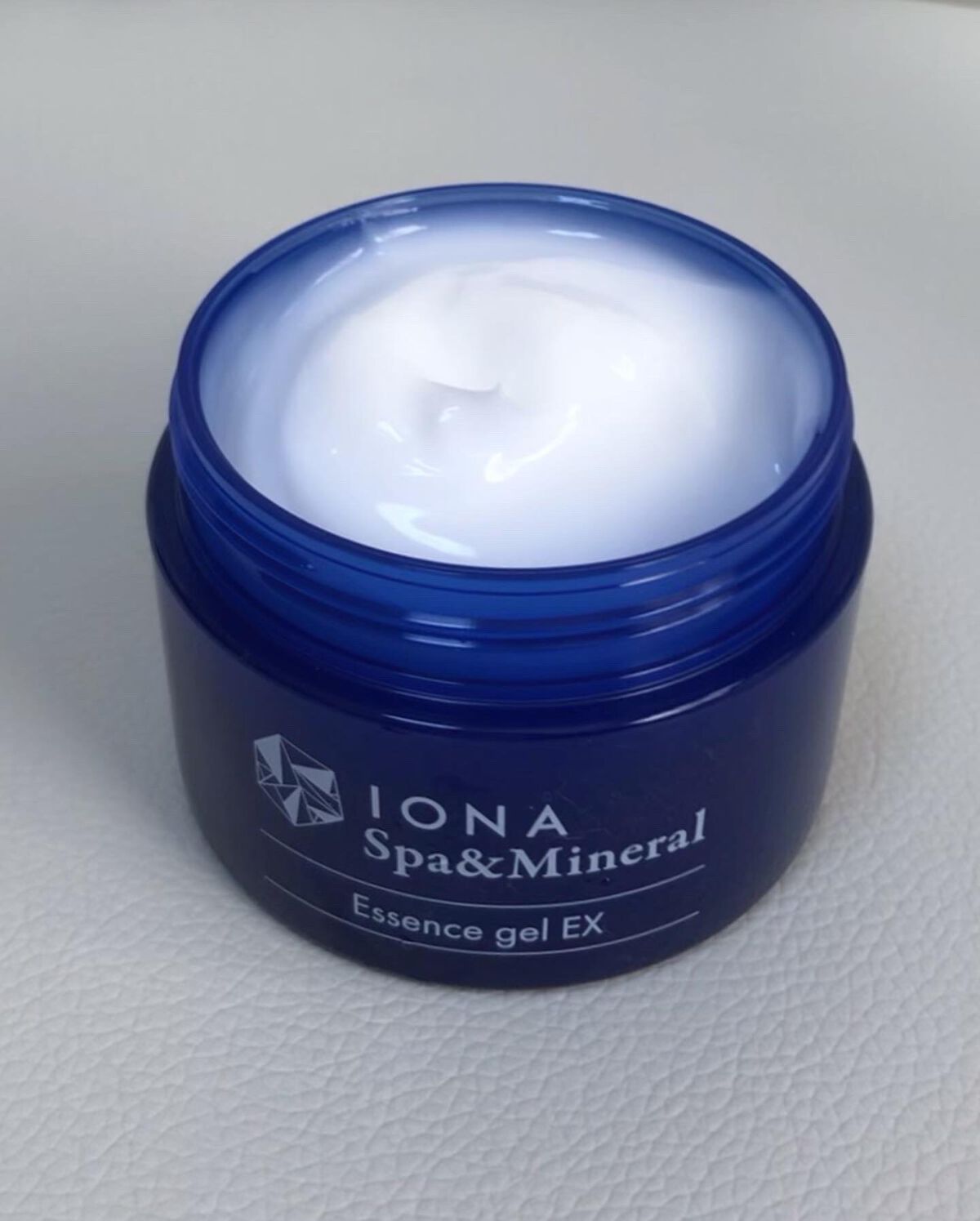 エッセンス ジェル EX/イオナ スパ&ミネラル/オールインワン化粧品を使ったクチコミ(2枚目)