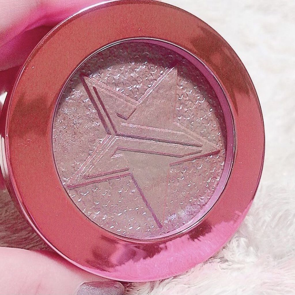 Jeffree star supreme frost/Jeffree Star Cosmetics/パウダーハイライトを使ったクチコミ（3枚目）
