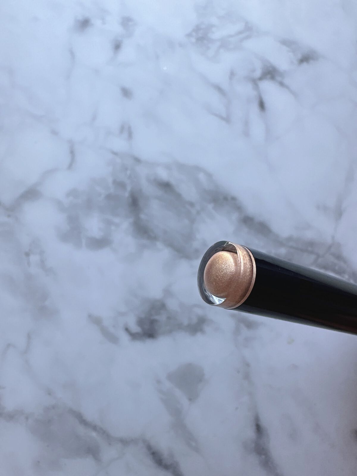 キラキラ アイシャドウ BE102/ETUDE/スティックアイシャドウを使ったクチコミ（2枚目）