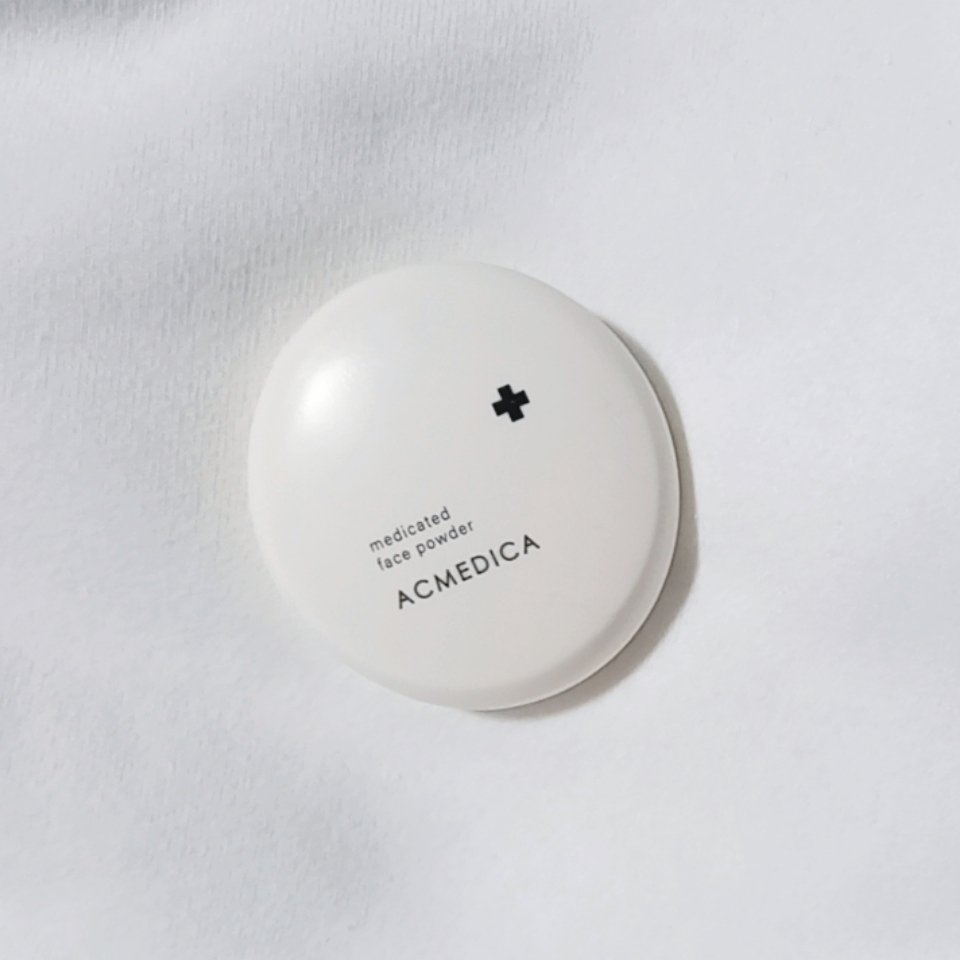 アクメディカ 薬用 フェイスパウダー クリア N/ナリスアップ/プレストパウダーを使ったクチコミ（1枚目）