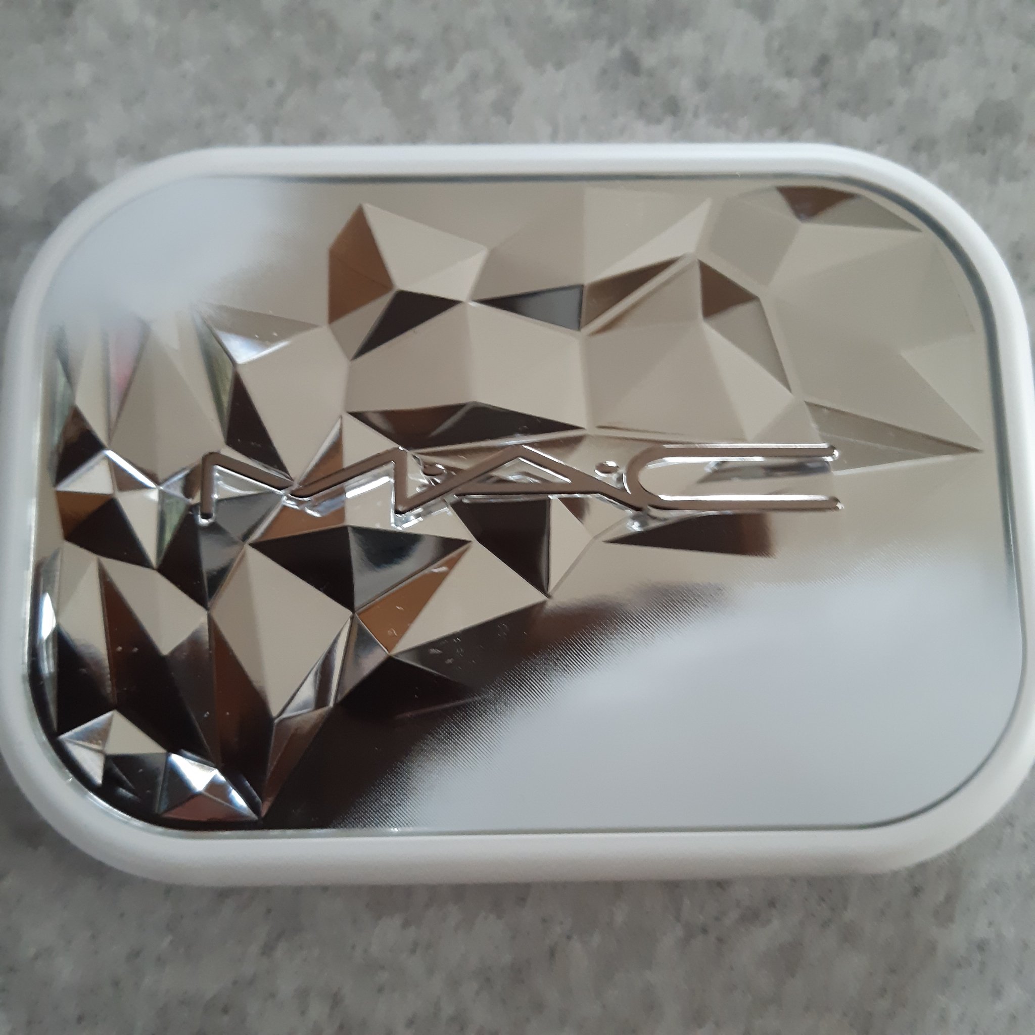 スコール ゴールズ アイシャドウ パレット × 6 キャビン フィーバー/M・A・C/アイシャドウパレットを使ったクチコミ（2枚目）