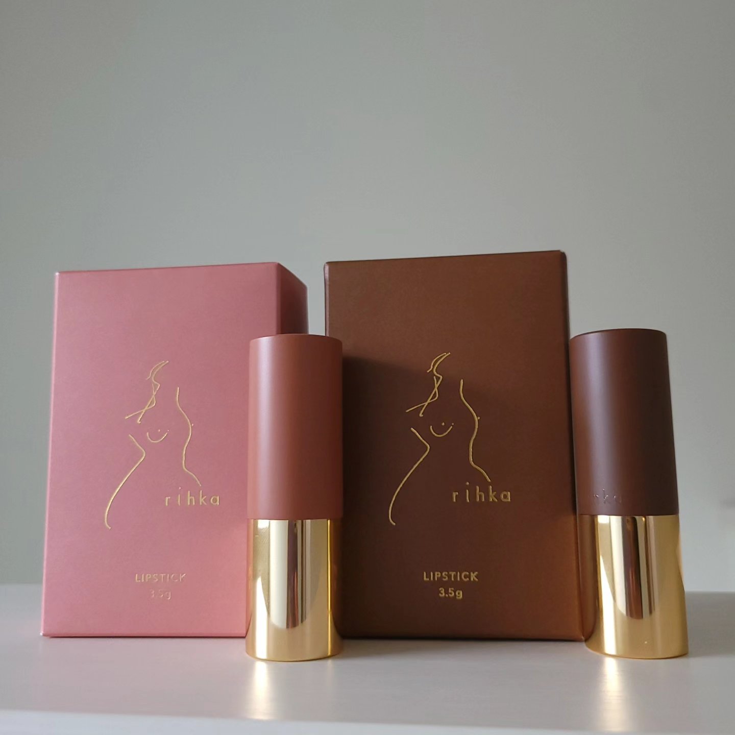 楽しみにしていたrihka の新色💄
早速、開封しました🤗

箱も可愛くて、箱の内側にもメッセージが印字されていて
ワクワク、キュンキュン🤎
rihka のコスメは わたしにとって毎度、自分への特別なご褒美となってます🥰

今回はc