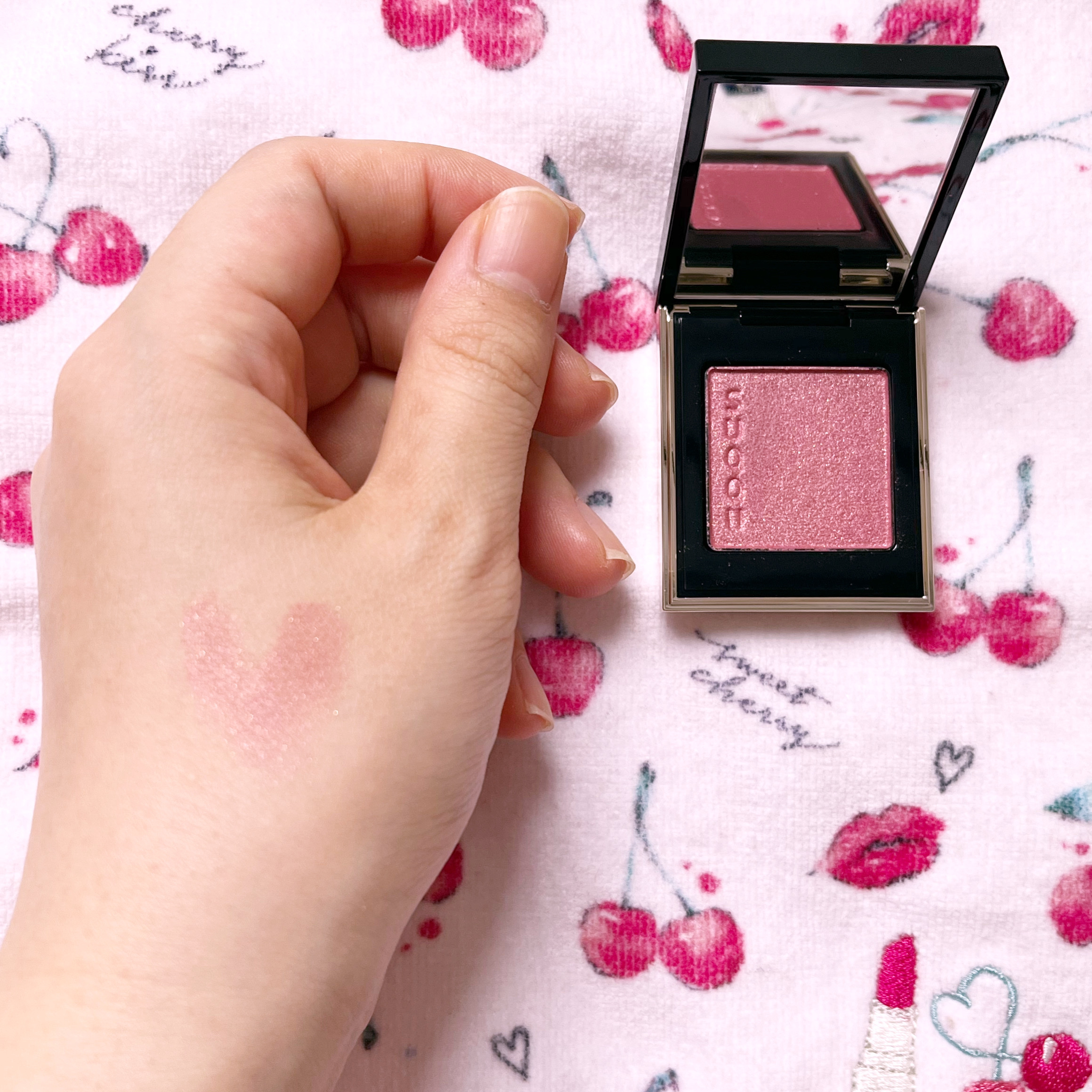 トーン タッチ アイズ 10 繚華 -RYOUKA/SUQQU/単色アイシャドウを使ったクチコミ（3枚目）