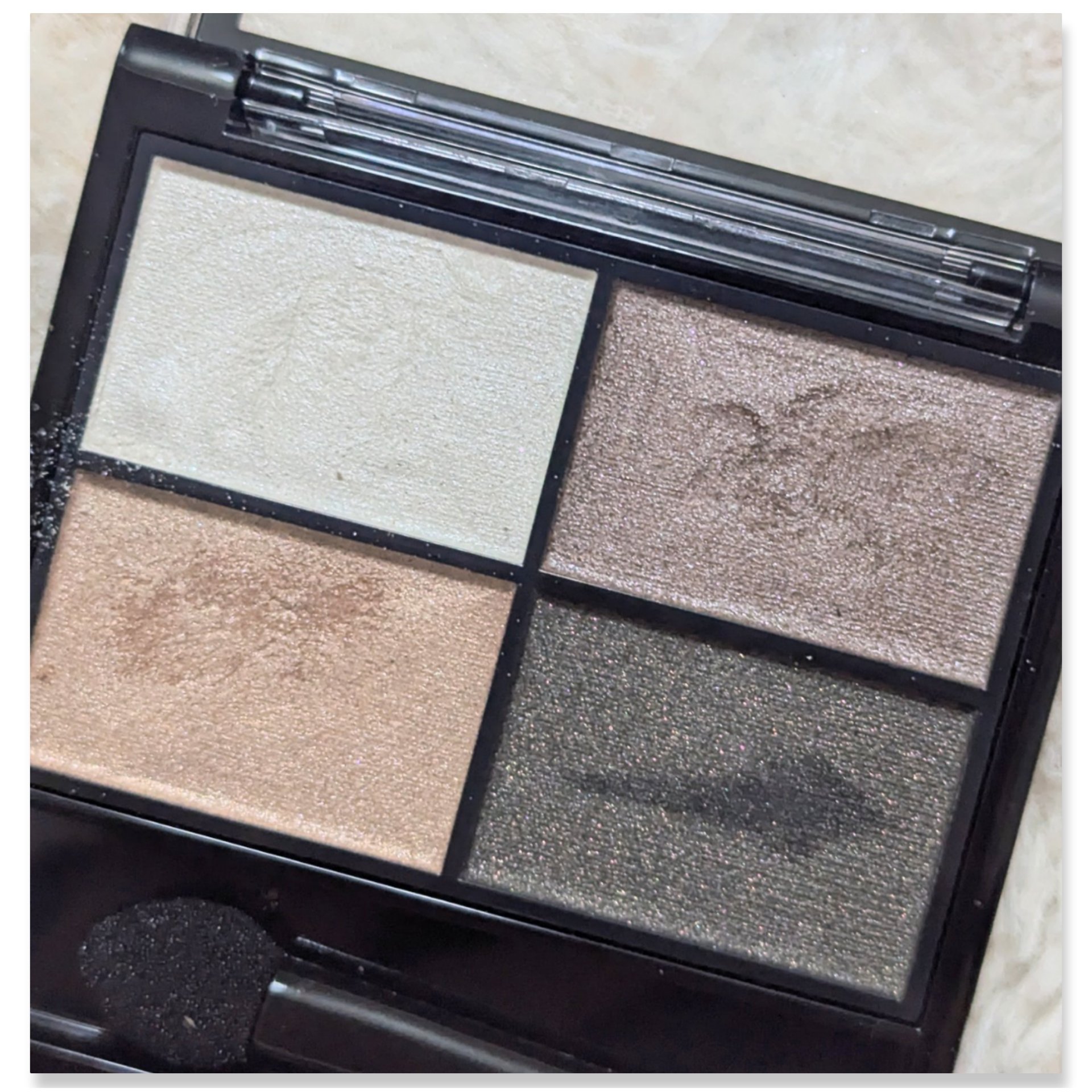 レブロン カラーステイ デイ トゥ ナイト アイシャドウ クアッド 555 ムーンリット/REVLON/アイシャドウパレットを使ったクチコミ（3枚目）