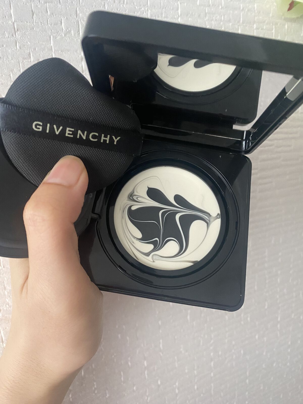 ソワン ノワール UV コンパクト/GIVENCHY/日焼け止めローションを使ったクチコミ（1枚目）