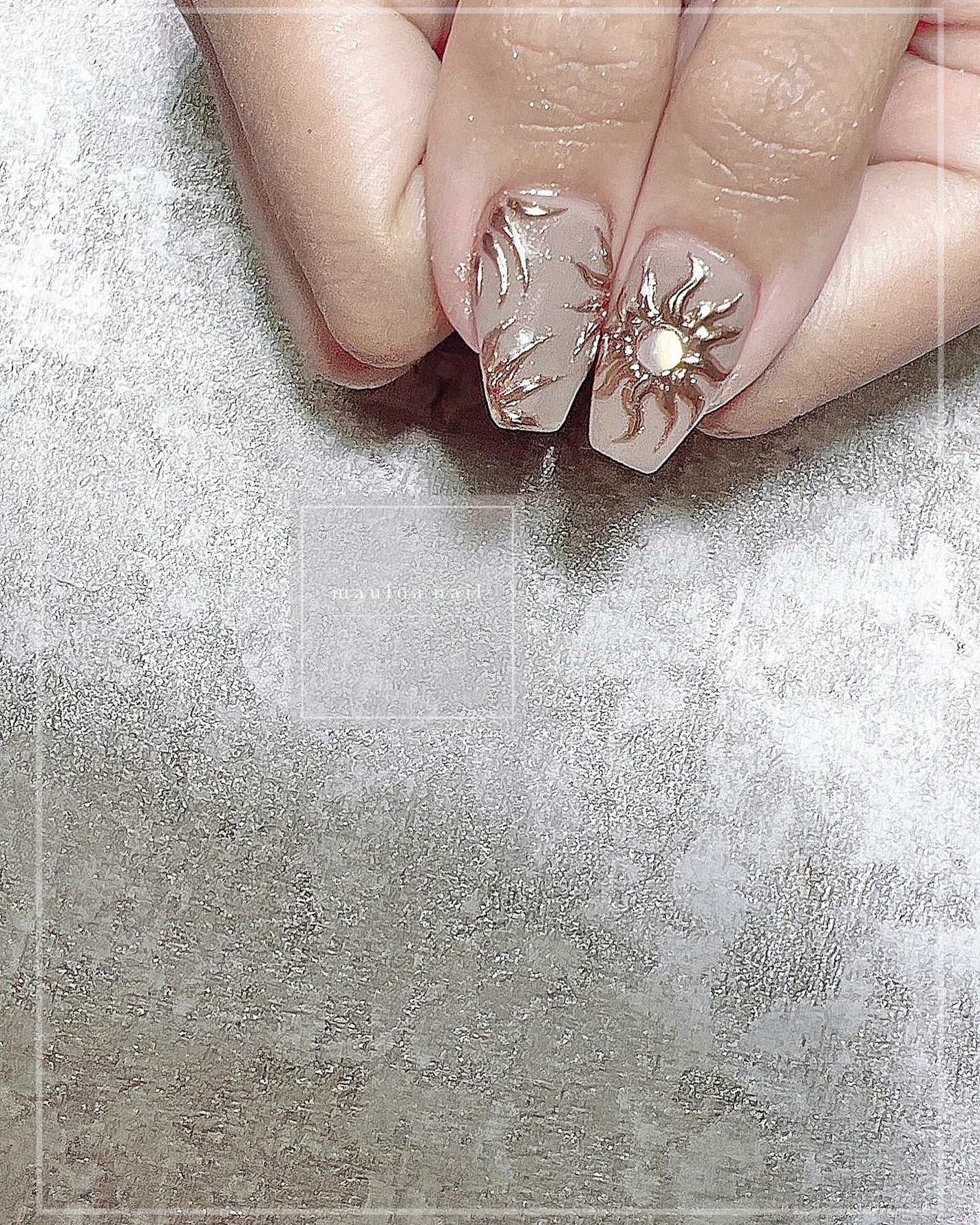 mauloa_nail on LIPS 「・🌞🌞🌞・ネイルやり方動画fantistにて多数更新してます☺..」(1枚目)