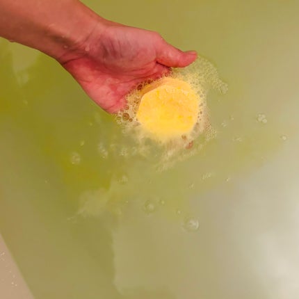 バブ モンスターバブルMEGA級 スプラッシュ泡 シトラススパークの香り/バブ/炭酸系入浴剤を使ったクチコミ(4枚目)