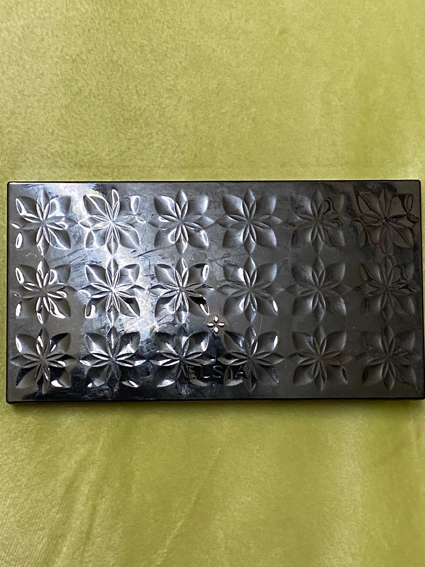 リサ・ラーソン♡クッションファンデマニア on LIPS 「#エルシアプラチナムBBパウダーファンデーション#お直しポーチ..」(3枚目)