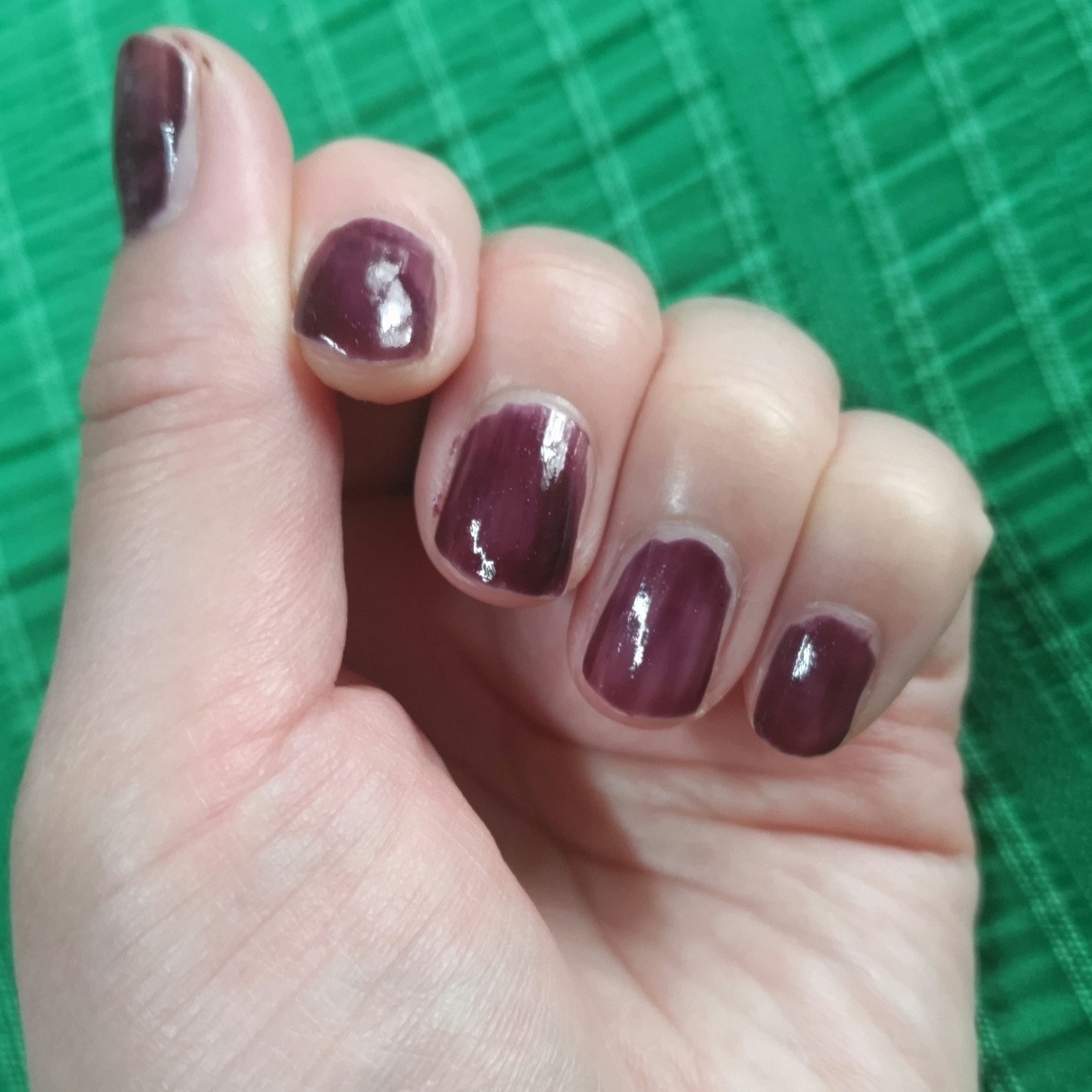 カラフルネイルズ N62 ディープアメジスト/キャンメイク/マニキュアを使ったクチコミ（3枚目）