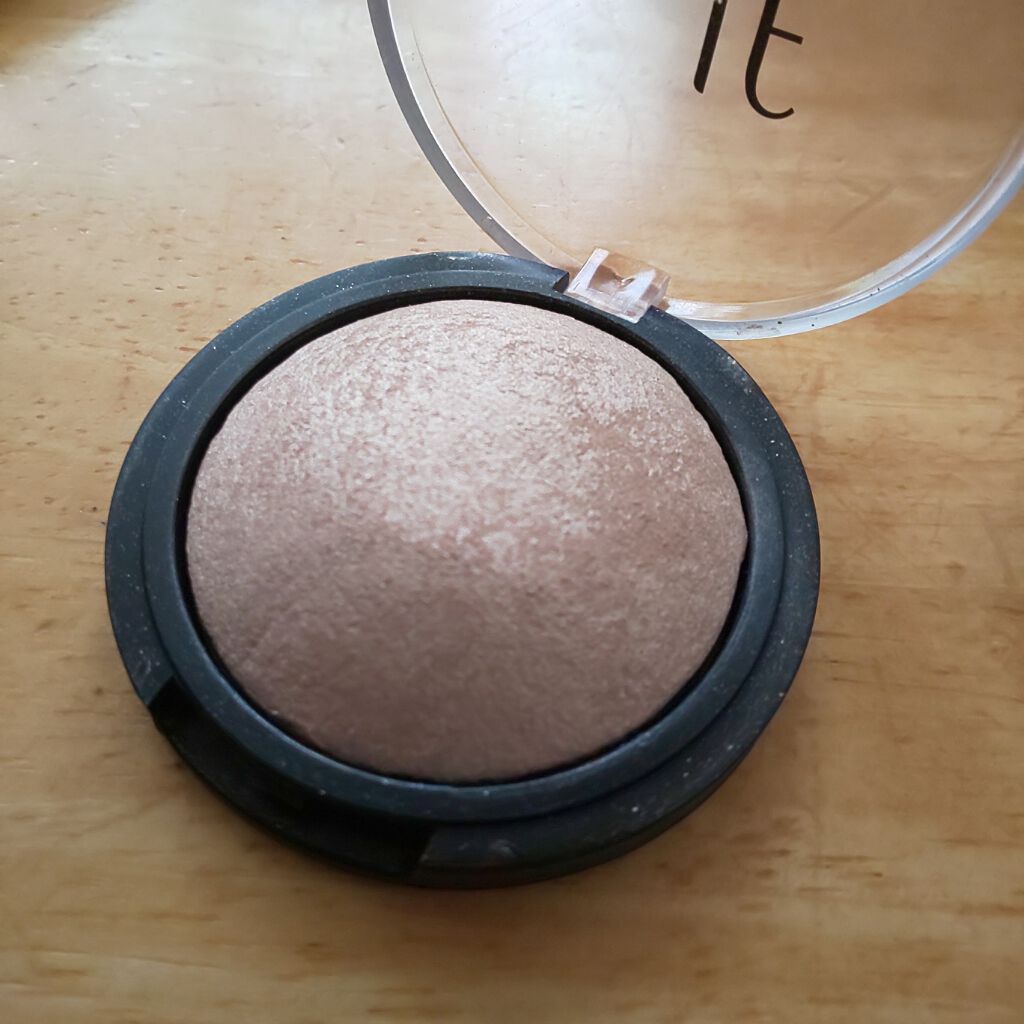 ベイクドハイライター/e.l.f. Cosmetics/パウダーハイライトを使ったクチコミ(2枚目)