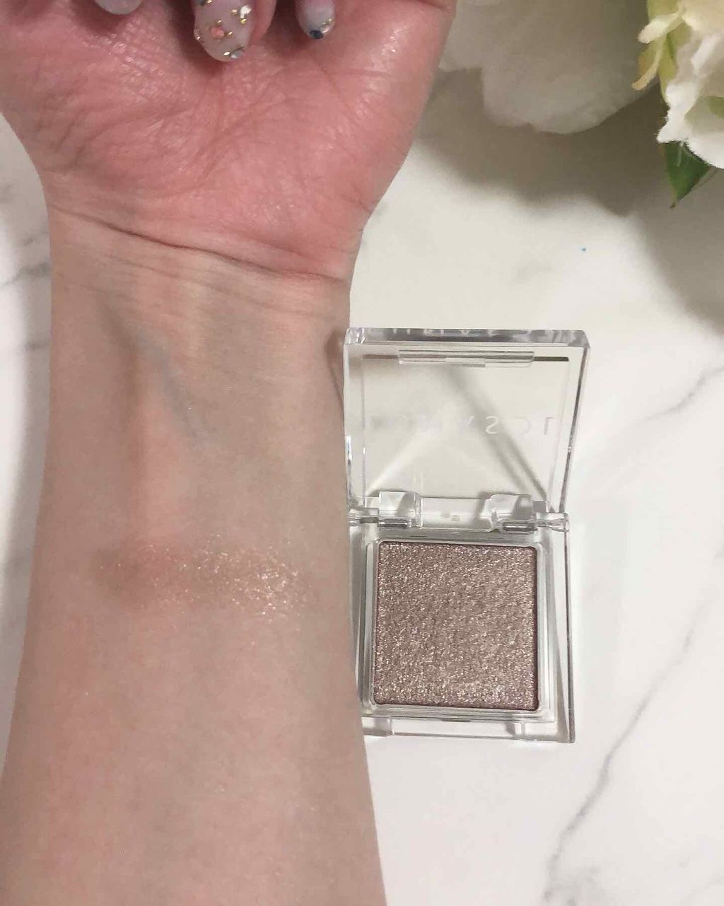 シアーライトグロス/LUNASOL/リップグロスを使ったクチコミ(2枚目)