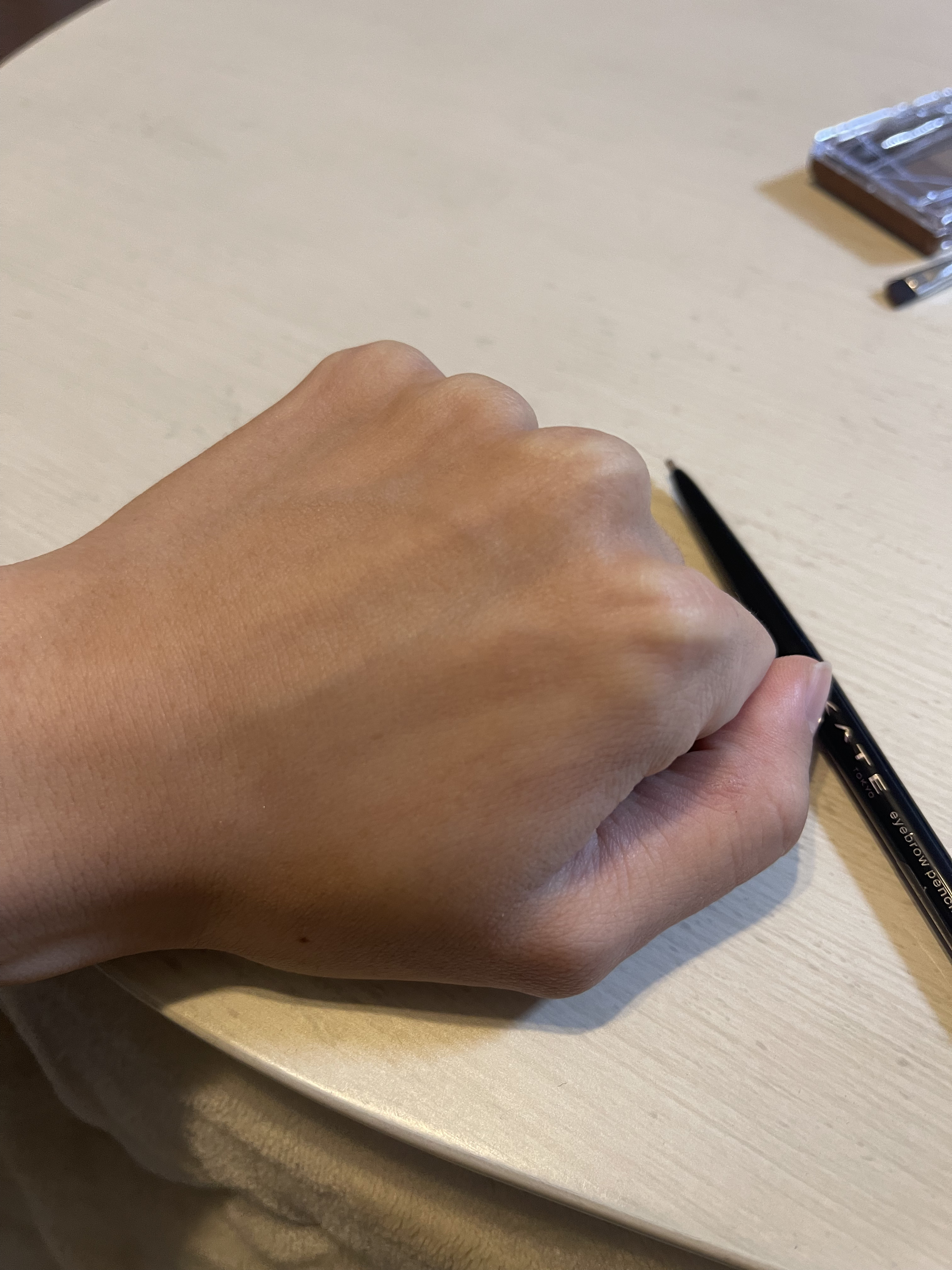 アイブロウペンシルＺ GY-1 ストーングレージュ(限定)/KATE/アイブロウペンシルを使ったクチコミ（2枚目）