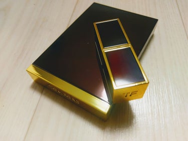 友達に頼んだ免税品

TOM FORD
アイカラークォード　№20 ディスコダスト
BOYS & GIRLS リップカラー　64A HIRO

BOBBIBROWN
リュクスアイシャドウ　№02 メルテ