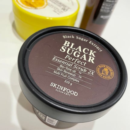 ブラックシュガー パーフェクト エッセンシャル スクラブ2X/SKINFOOD/洗い流すパック・マスクを使ったクチコミ(1枚目)
