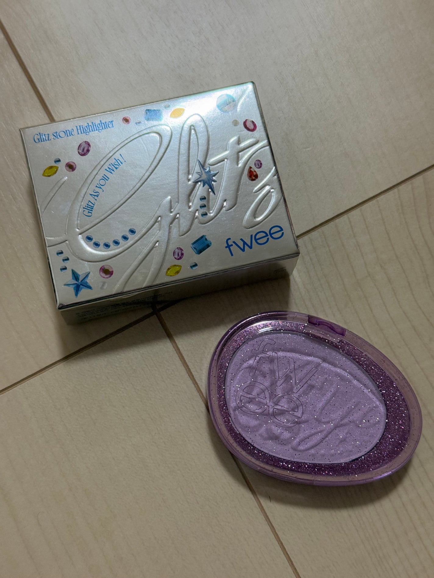 フィー グリッツストーンハイライター/fwee/パウダーハイライトを使ったクチコミ(2枚目)