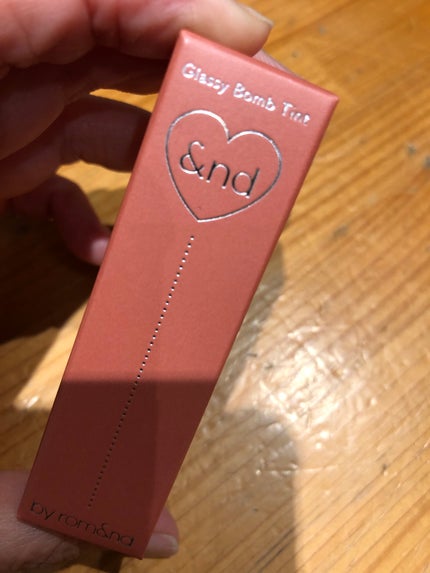 アンドバイロムアンド グラッシーボムティント/&nd by rom&nd/リップティントを使ったクチコミ(2枚目)