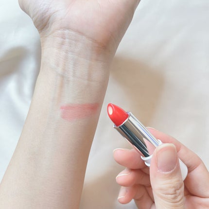 Machiko@フォロバします♡ on LIPS 「リップスティックリップバームティント3つの機能が1つになった👀..」(4枚目)