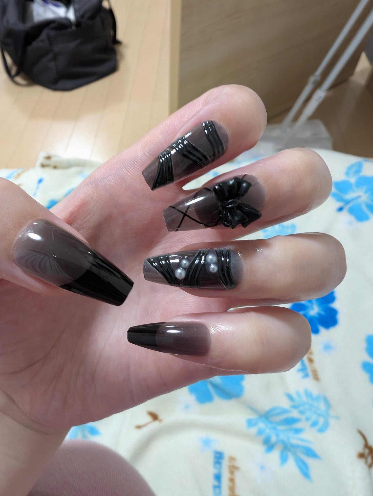 尾咲竜 on LIPS 「ドンキで、ネイルチップ買いました!短い!かわいい!これって生活..」(1枚目)