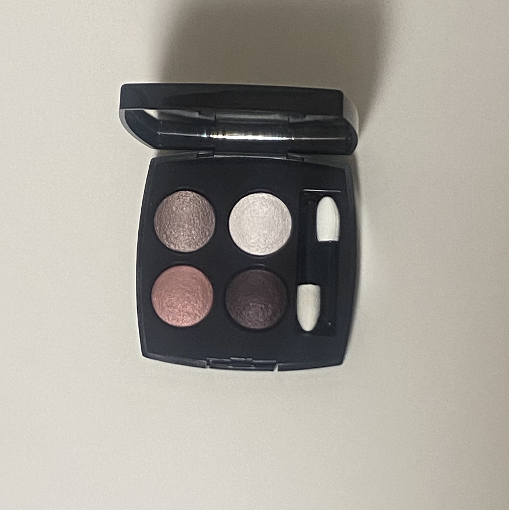 レ キャトル オンブル 202 ティセ カメリア/CHANEL/アイシャドウパレットを使ったクチコミ（1枚目）