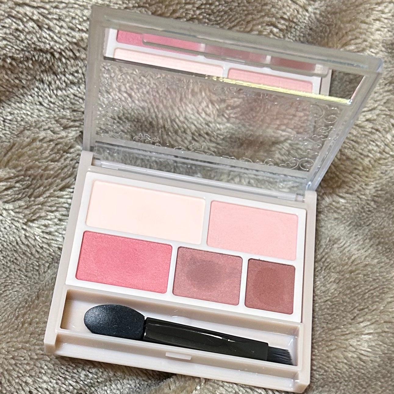 パーフェクトマルチアイズ/キャンメイク/アイシャドウパレットを使ったクチコミ(3枚目)