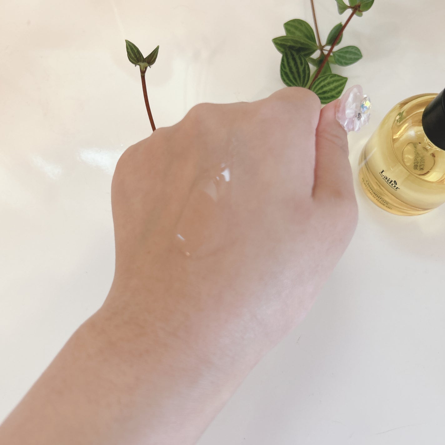 パフュームヘアオイル オスマンサス/La'dor/ヘアオイルを使ったクチコミ(2枚目)