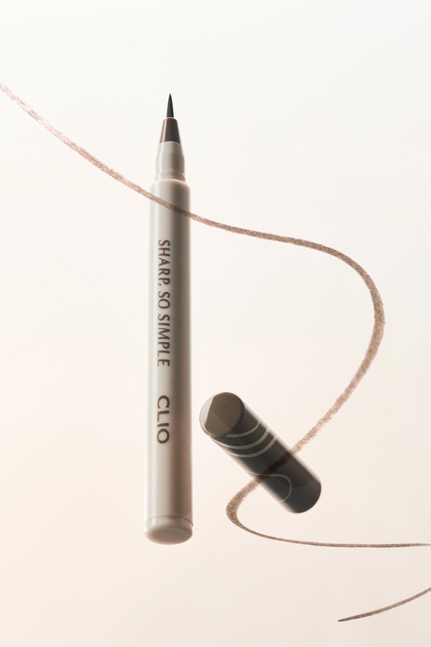 シャープ ソ シンプル シェード ブラッシュ ライナー/CLIO/アイライナーを使ったクチコミ(2枚目)