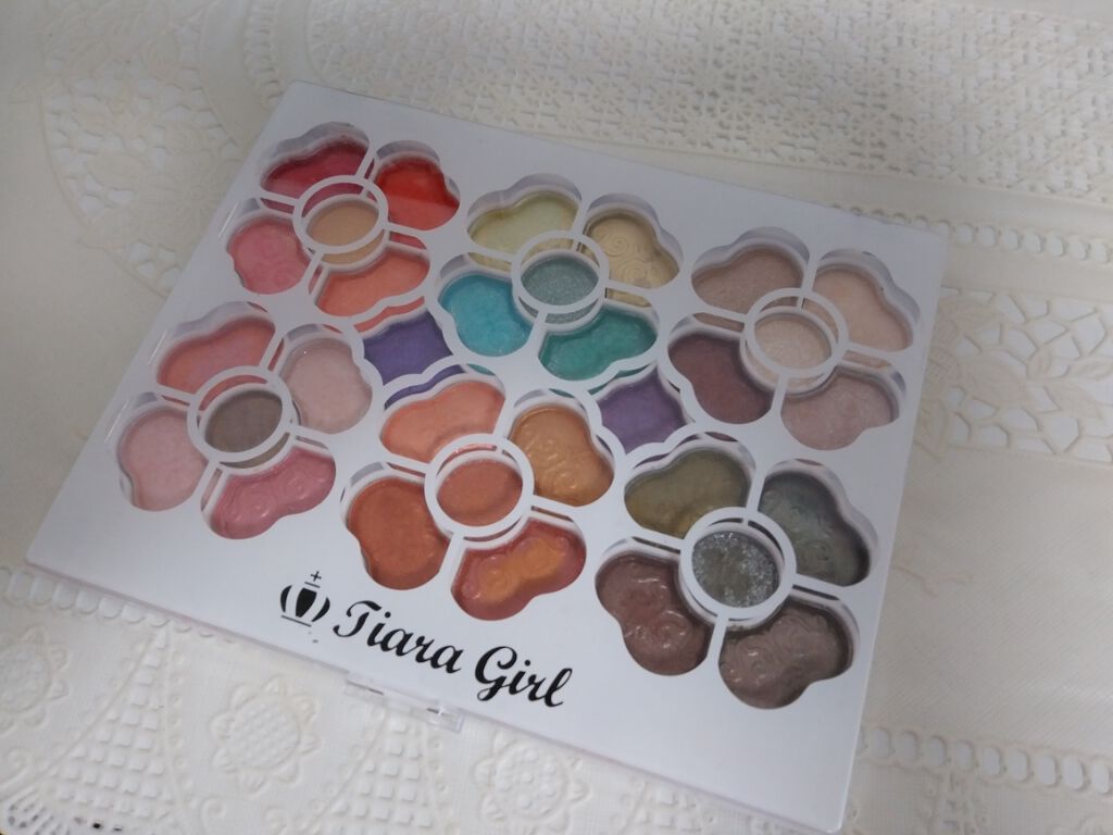 は な on LIPS 「金欠バイトしてない現役高校2年生(春から)のコスメ収納紹介です..」(4枚目)