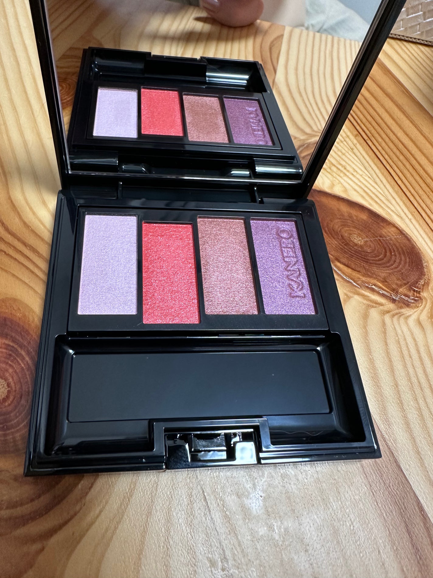 レイヤードカラーズアイシャドウ/KANEBO/アイシャドウパレットを使ったクチコミ(1枚目)