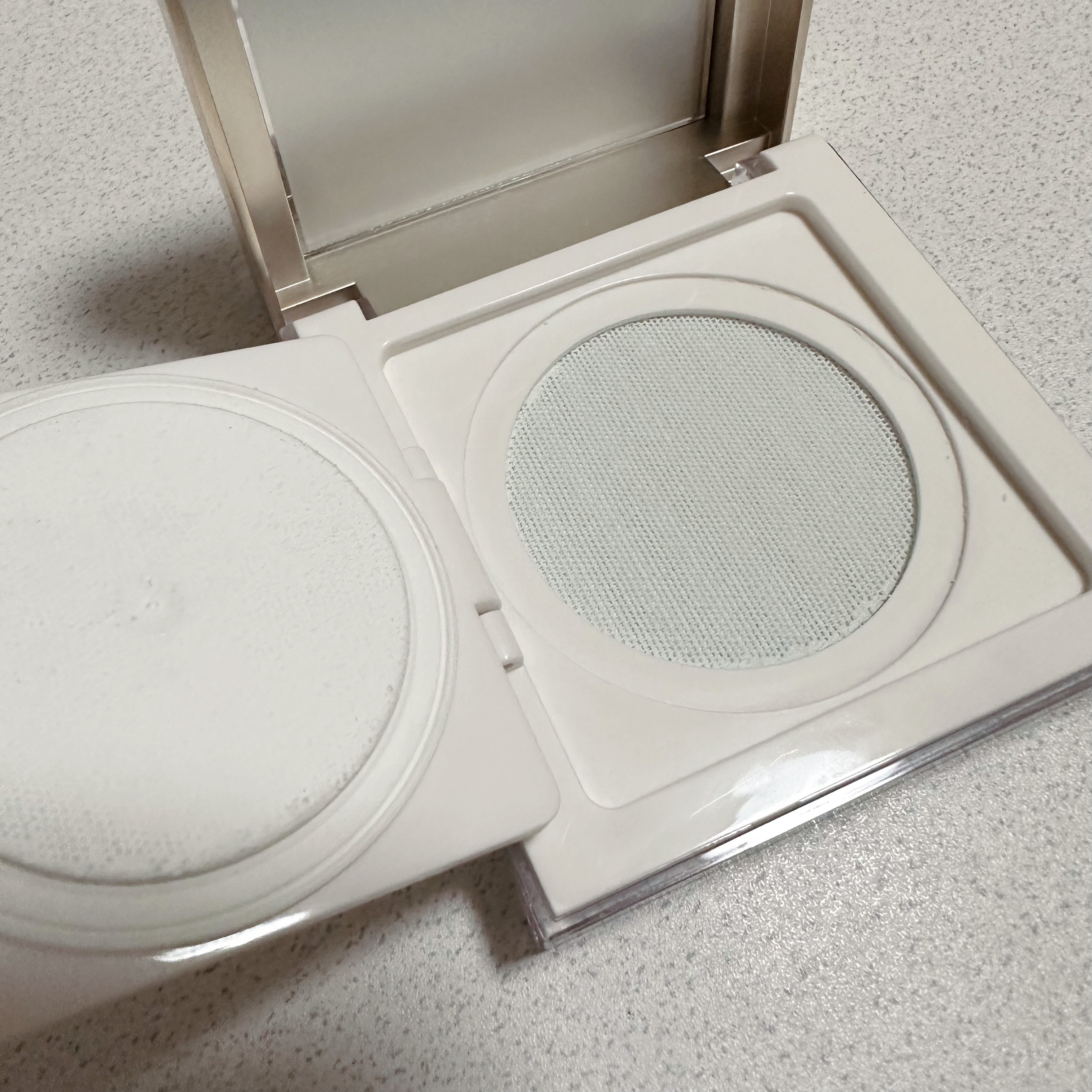 トランスルーシェントブルーリング ルースパウダー/PERFECT DIARY/ルースパウダーを使ったクチコミ（3枚目）